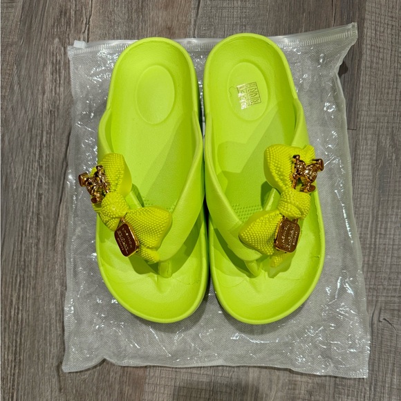 Flip Flops - Picture 2 of 5